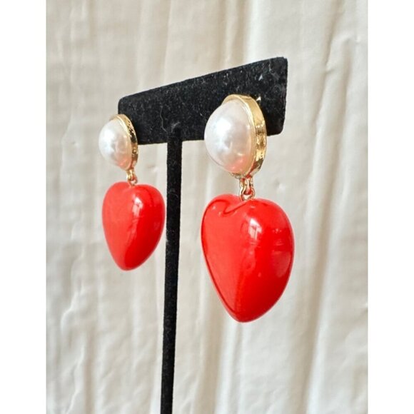 Faux Pearl Studs w/Enamel Luster Red Heart Corozon earrings Flirty party/formal - Picture 8 of 10